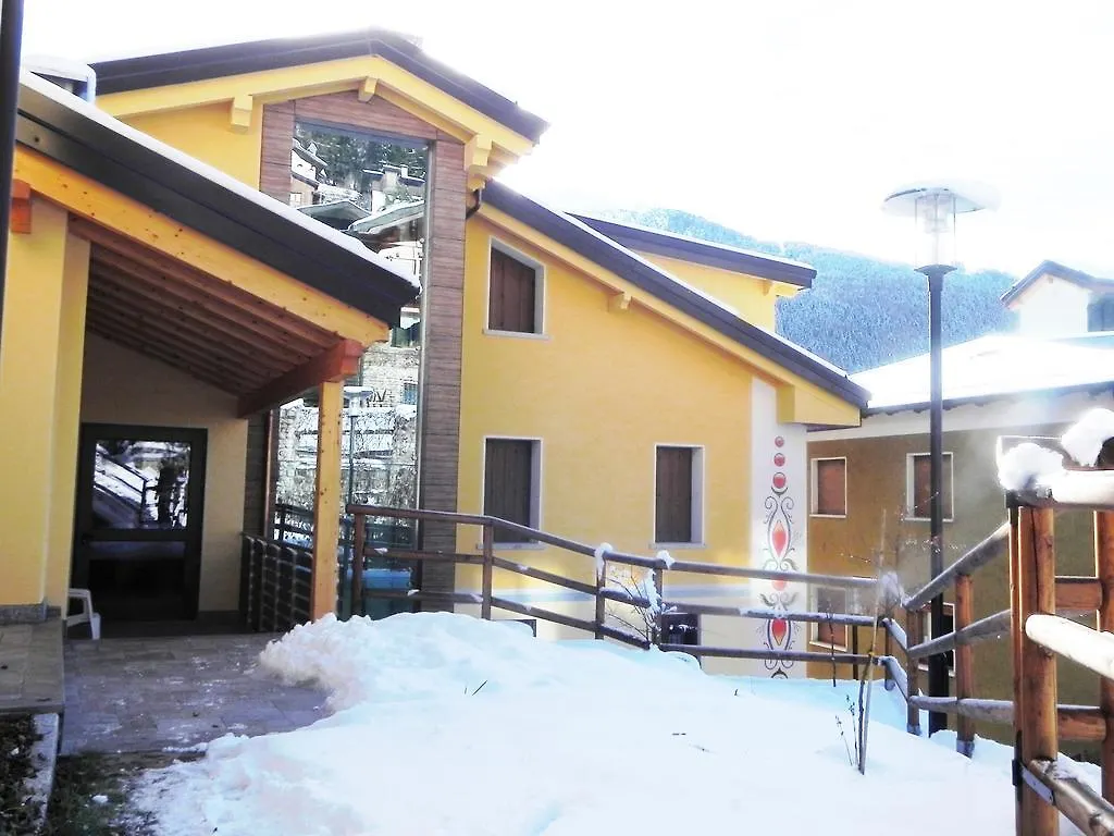 *** Hotel apartamentowy Residence Acero Rosso Ponte Di Legno Włochy
